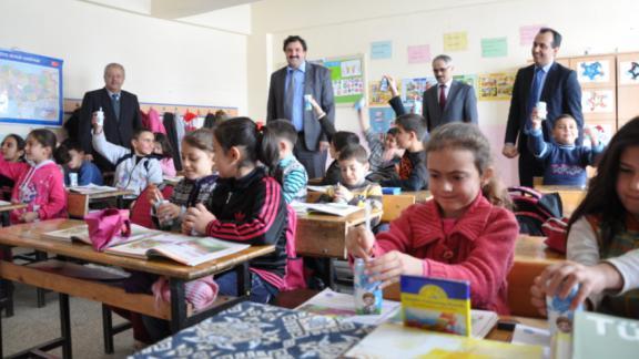 2014-2015 Eğitim Öğretim Yılı Okul Sütü Dağıtımı Başladı...