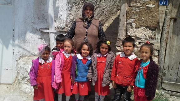 Ballık İlkokulu Minik öğrencileri Anneler Günü Ziyareti