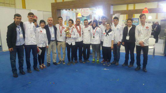 Sandıklı Hüdai Mesleki Ve Teknik Anadolu Lisesi Katıldığı Uluslararası Altın Kep Aşçılar Yarışmasında TÜRKİYE BİRİNCİSİ Oldu
