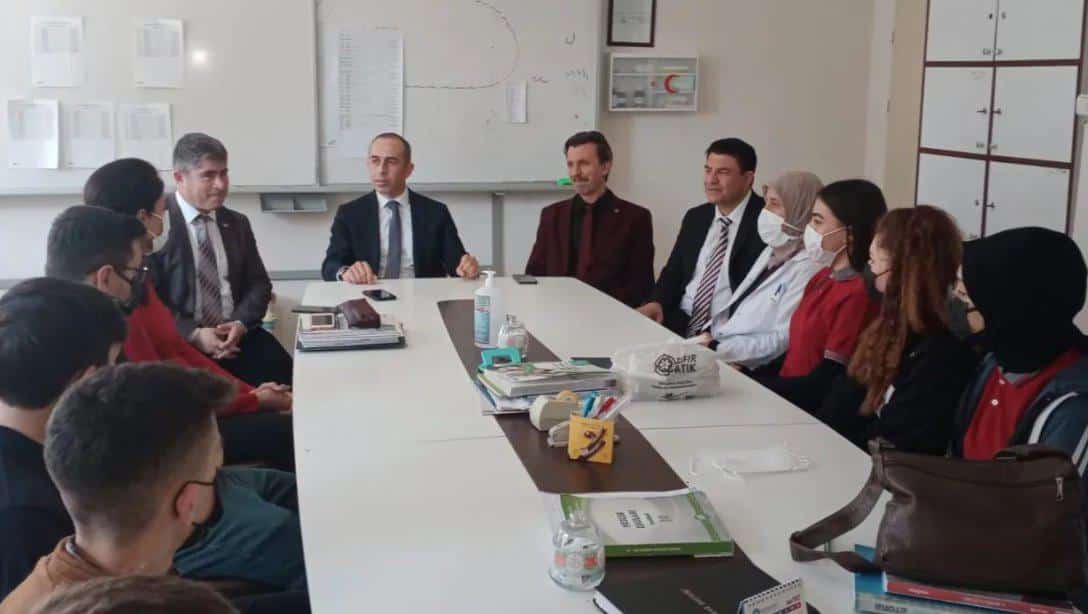 İlçe Milli Eğitim Müdürümüz Ebubekir Bozkurt ve İlçe Milli Eğitim Şube Müdürümüz Yasin Filiz, Yavuz Selim MTAL' yi ziyaret etti.