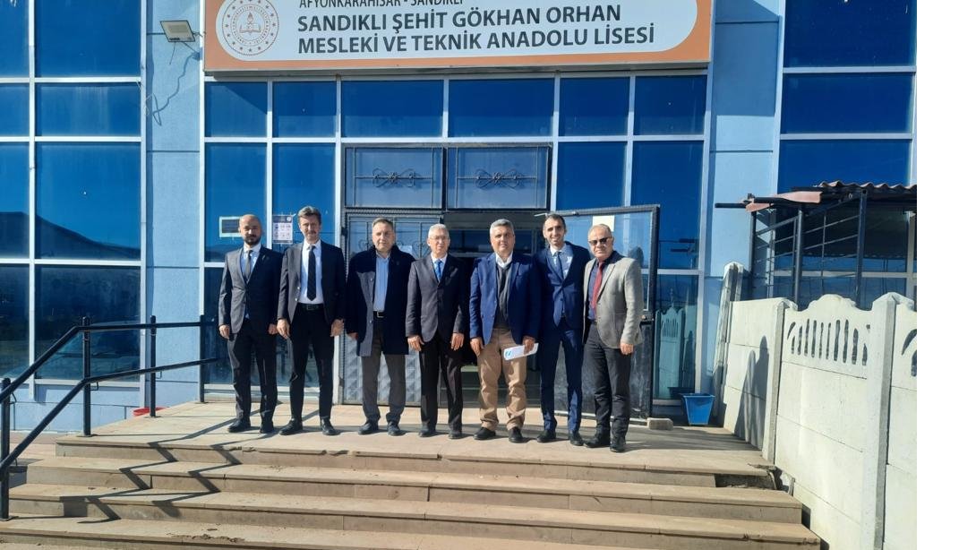 İlçemiz Şehit Gökhan Orhan Mesleki ve Teknik Anadolu Lisesi Tarafından Düzenlenen TUBİTAK Bilim Söyleşileri'ne Katıldık. 