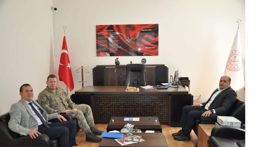 Sandıklı İlçe Askerlik Şube Başkanı ve İlçe Gençlik ve Spor Müdürü; İlçe Milli Eğitim Müdürümüz Hüseyin Eroğlu'ya Hayırlı Olsun Ziyaretinde Bulundular.