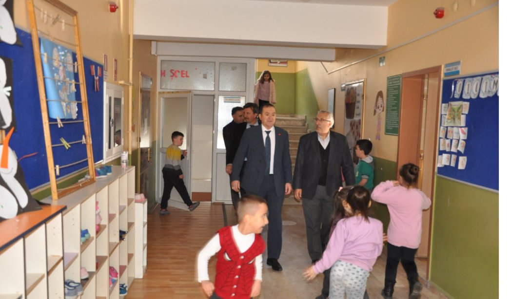 İlçe Milli Eğitim Müdürümüz Hüseyin Eroğlu, Okul Ziyaretlerine Devam Ediyor. 