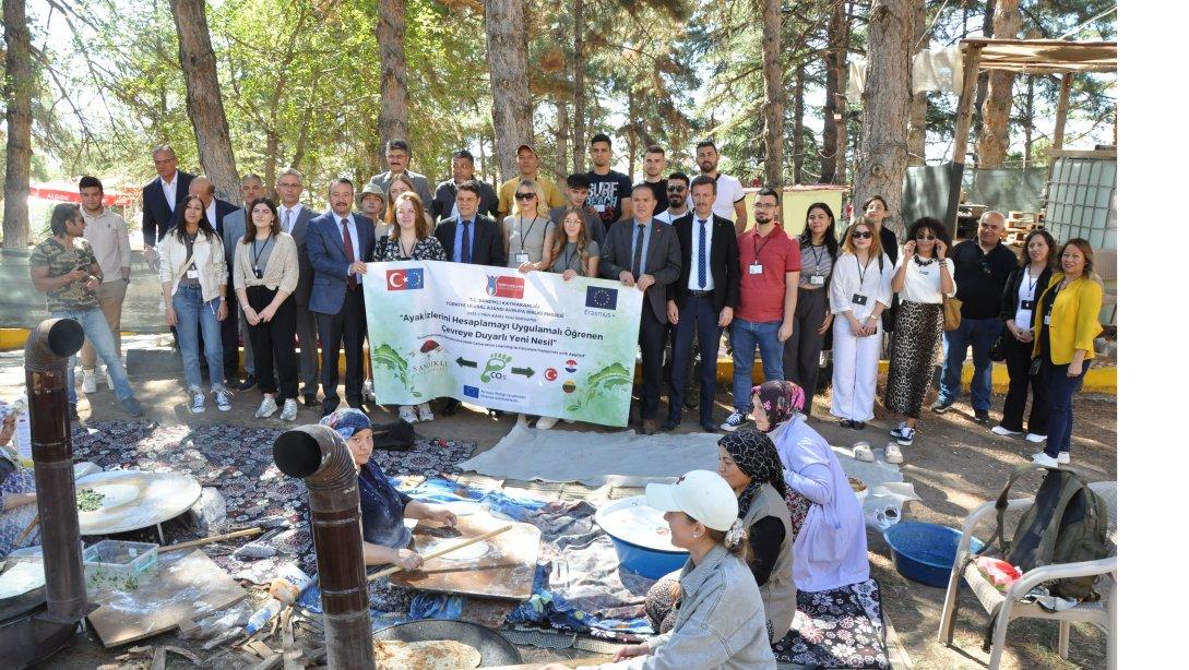 ''Ayak İzlerini Hesaplamayı Uygulamalı Öğrenen Çevreye Duyarlı Yeni Nesil''