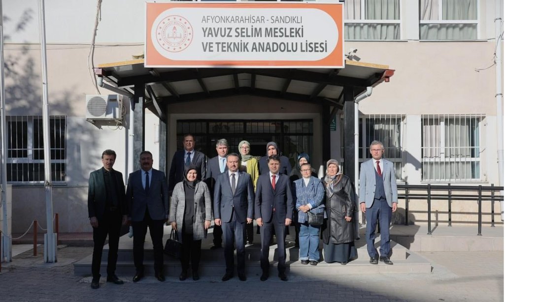 İlçe Kaymakamımız Sayın Önder Çengel ve Belediye Başkanımız Sayın Adnan Öztaş ile Birlikte Çorba İkramı Etkinliğine Katıldık.