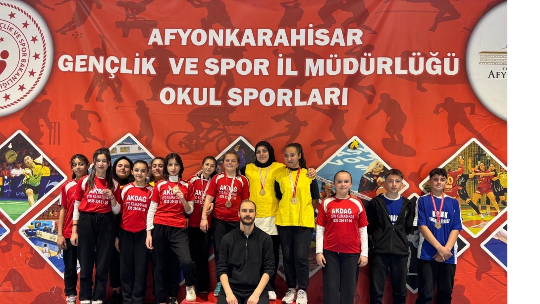 Afyonkarahisar Gençlik Ve Spor İl Müdürlüğü Okul Sporları Bilek Güreşi İl Finallerinde İlçemiz Kusura Ortaokulu'ndan Büyük Başarı. 